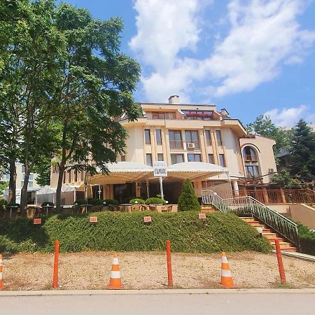 Family Hotel Classic Varna Buitenkant foto