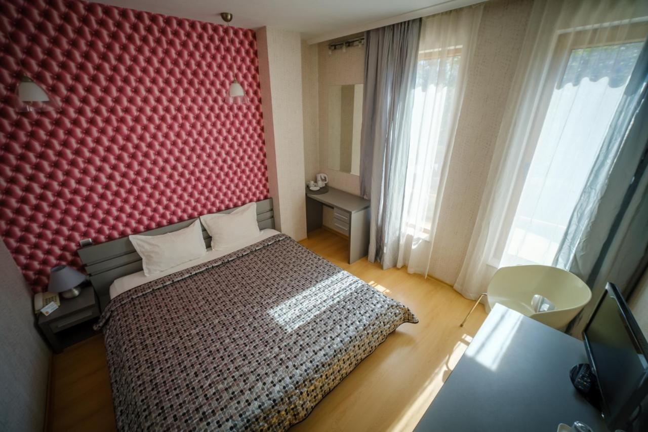 Family Hotel Classic Varna Buitenkant foto