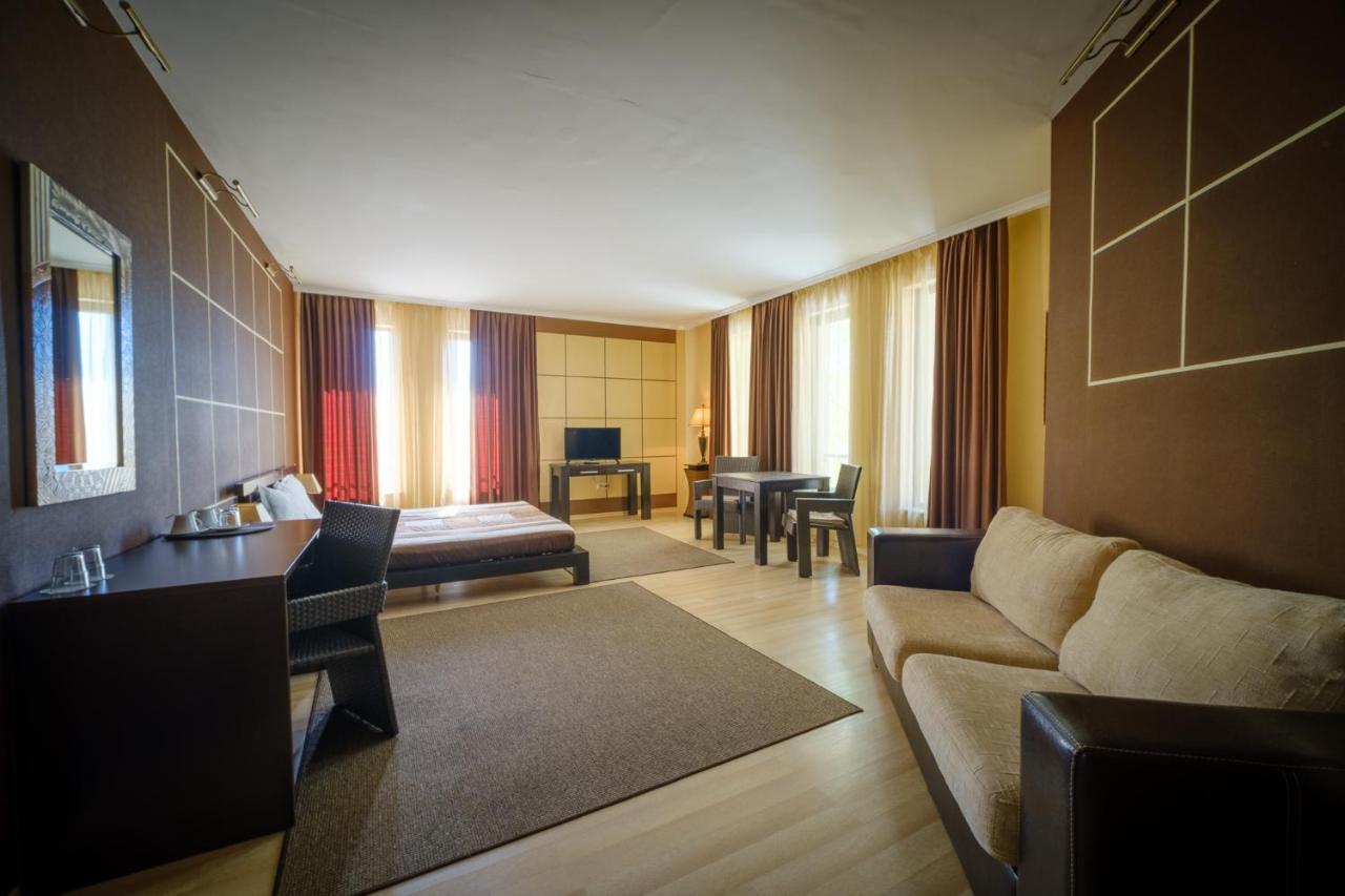 Family Hotel Classic Varna Buitenkant foto