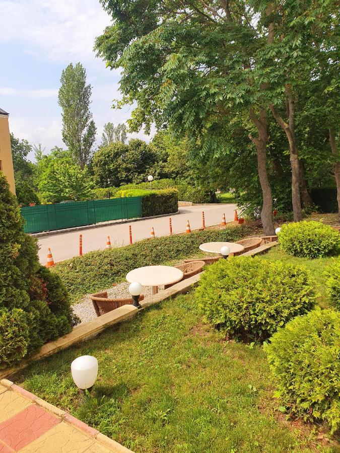 Family Hotel Classic Varna Buitenkant foto